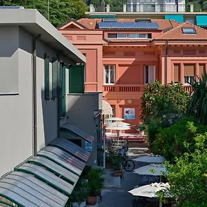 hotel-delle-rose-san-bartolomeo-al-mare.hotelitalianriviera.com/