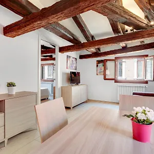 Ca Moderna 2 , Venezia Italia